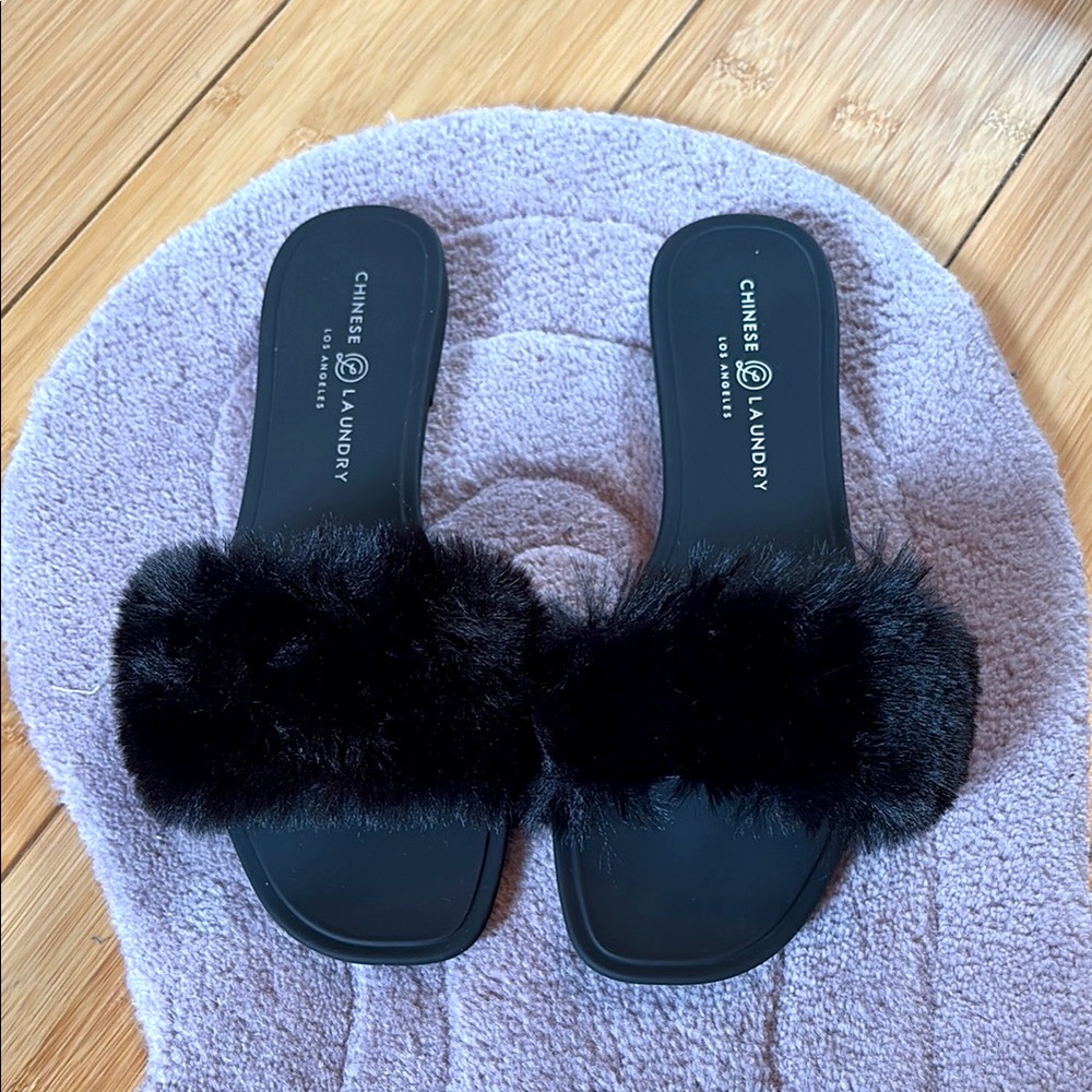 Chinese Laundry Midnight Faux Fur Slides